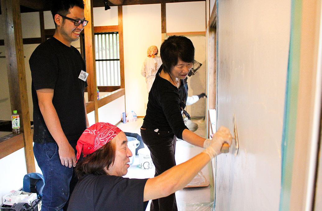 gallery to-kaさまのDIY漆喰を使用した壁